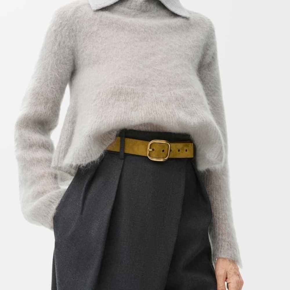 Loewe Rounded Soft Belt in Camel Suede Belt with Gold Buckle w box tags dustbag - Picture 2 of 5